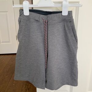 Vineyard Vines short